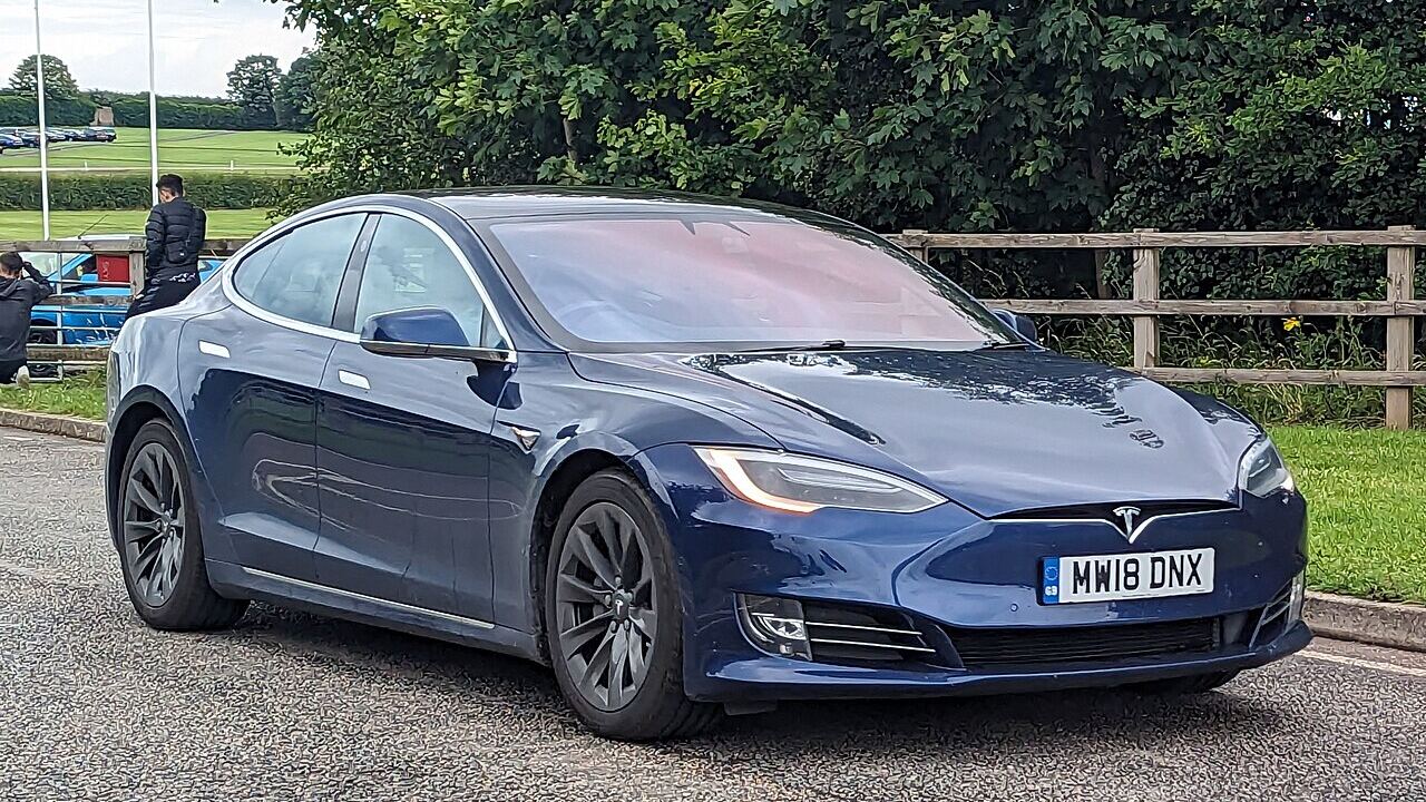 Tesla Model S Long Range Raven