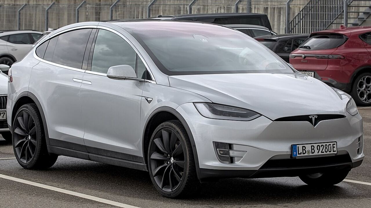 Tesla Model X 60D