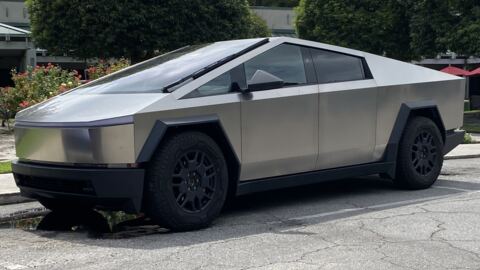Tesla Cybertruck Long Range AWD